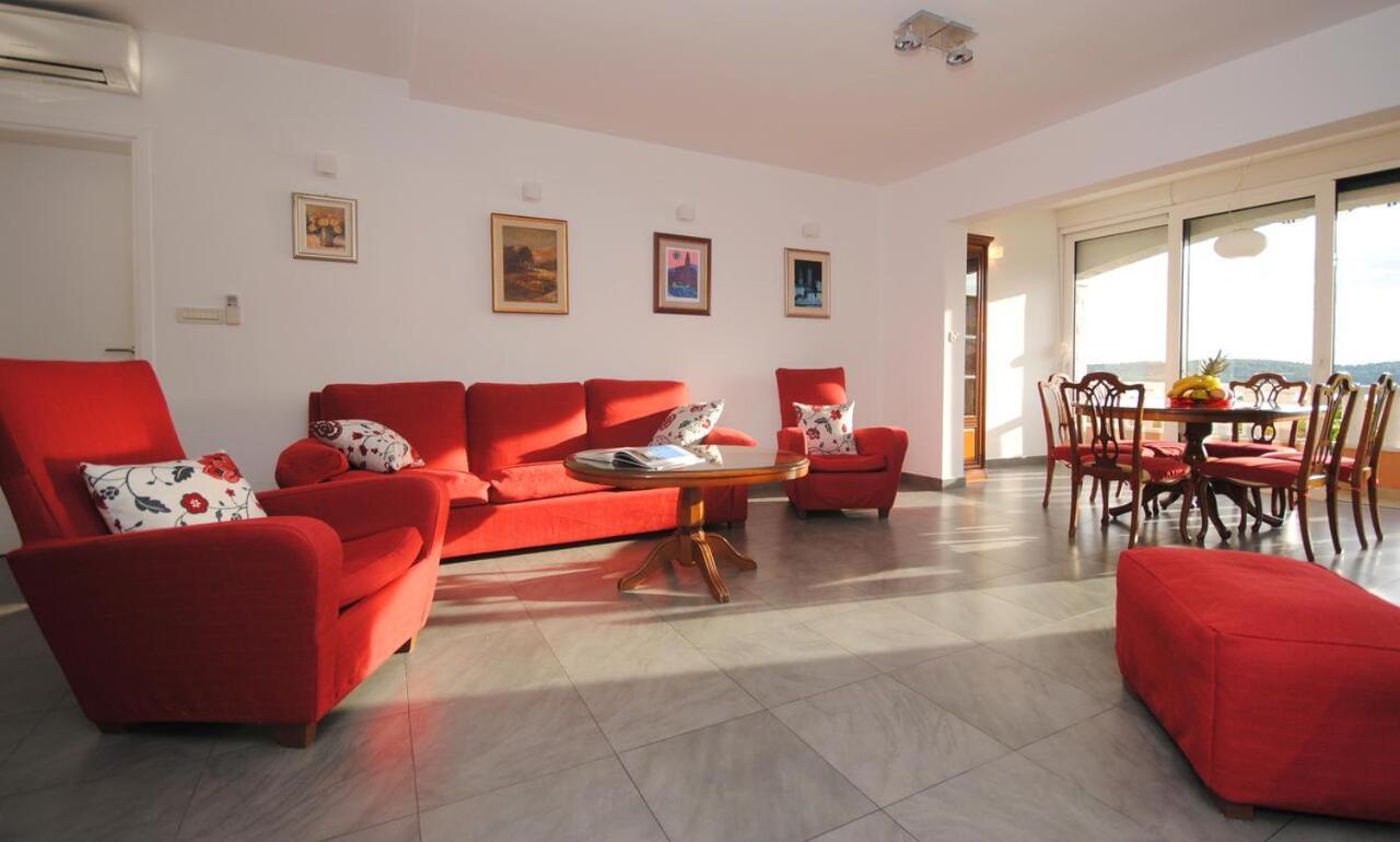 Seaview Luxury Apartment "Lucy" With Terrace & Vintage Summer Kitchen Trogir Kültér fotó