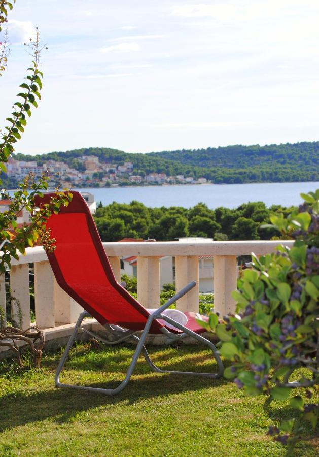 Seaview Luxury Apartment "Lucy" With Terrace & Vintage Summer Kitchen Trogir Kültér fotó